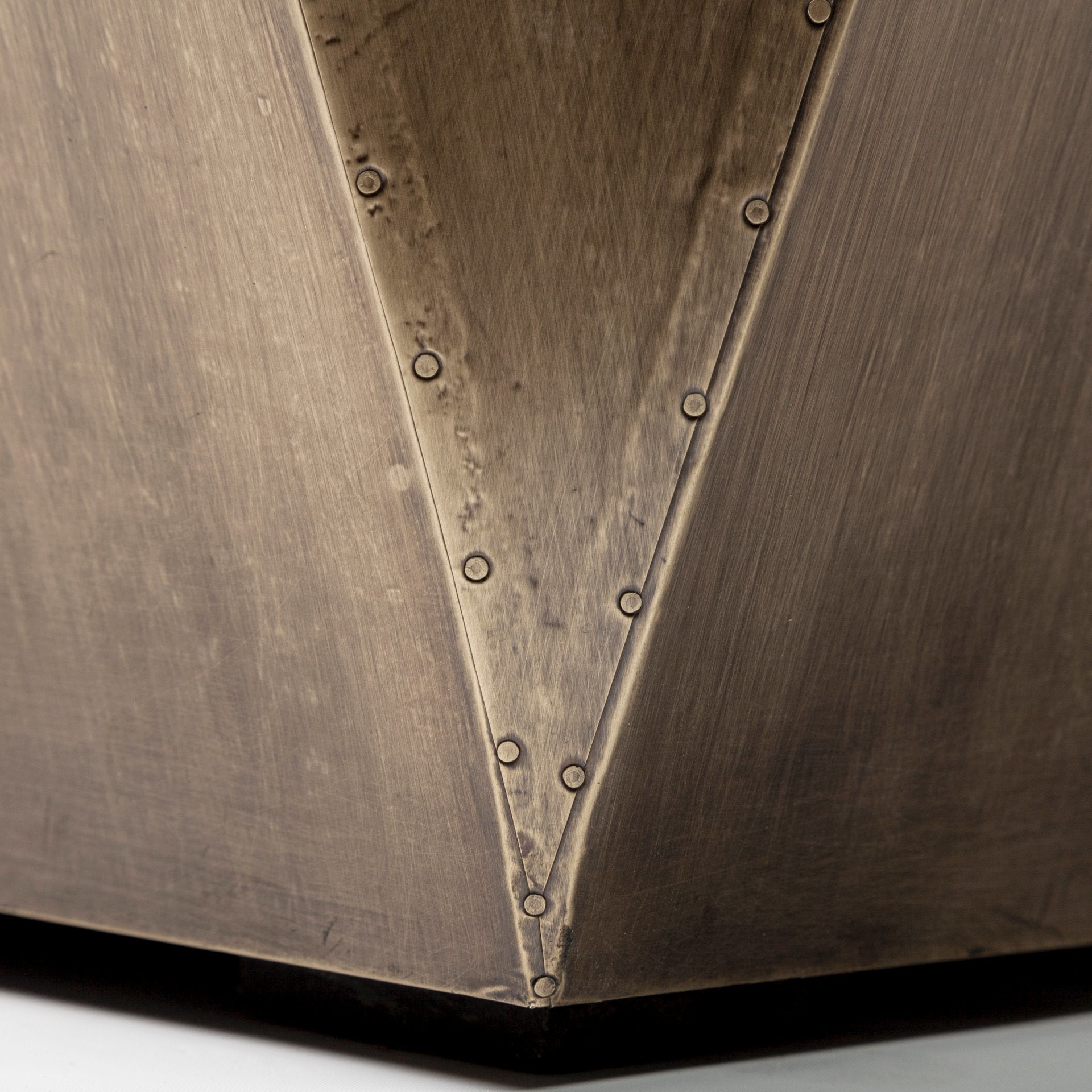 Esagono End/Side Table