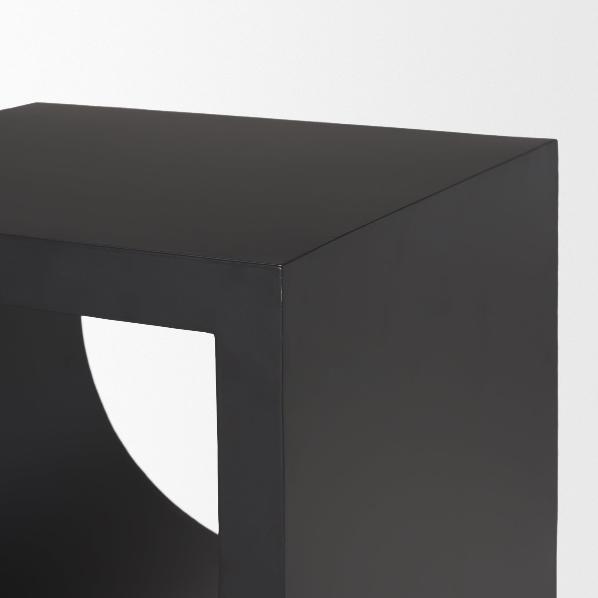Sobi Side Table