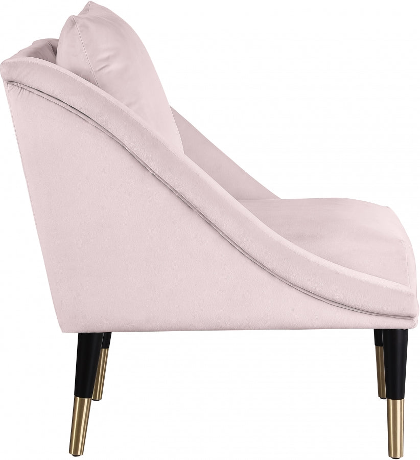 Elegante Velvet Upholstered Chair