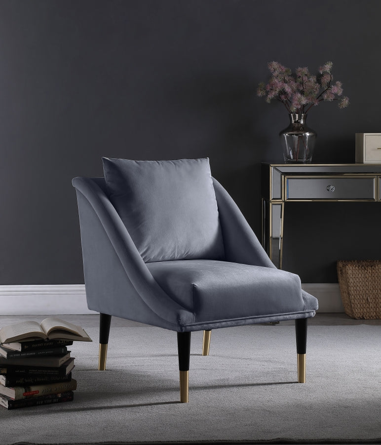 Elegante Velvet Upholstered Chair