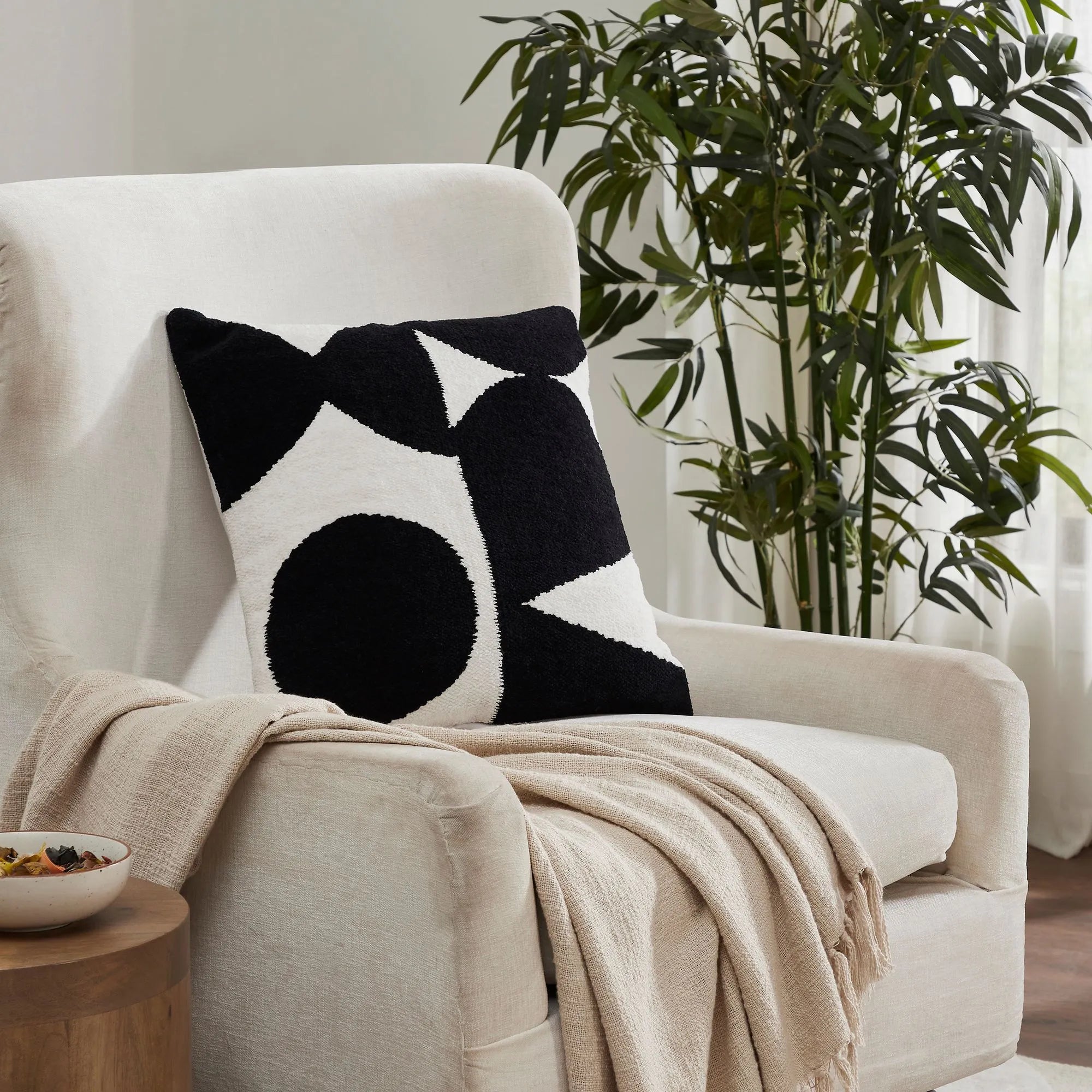Mauro Pillow