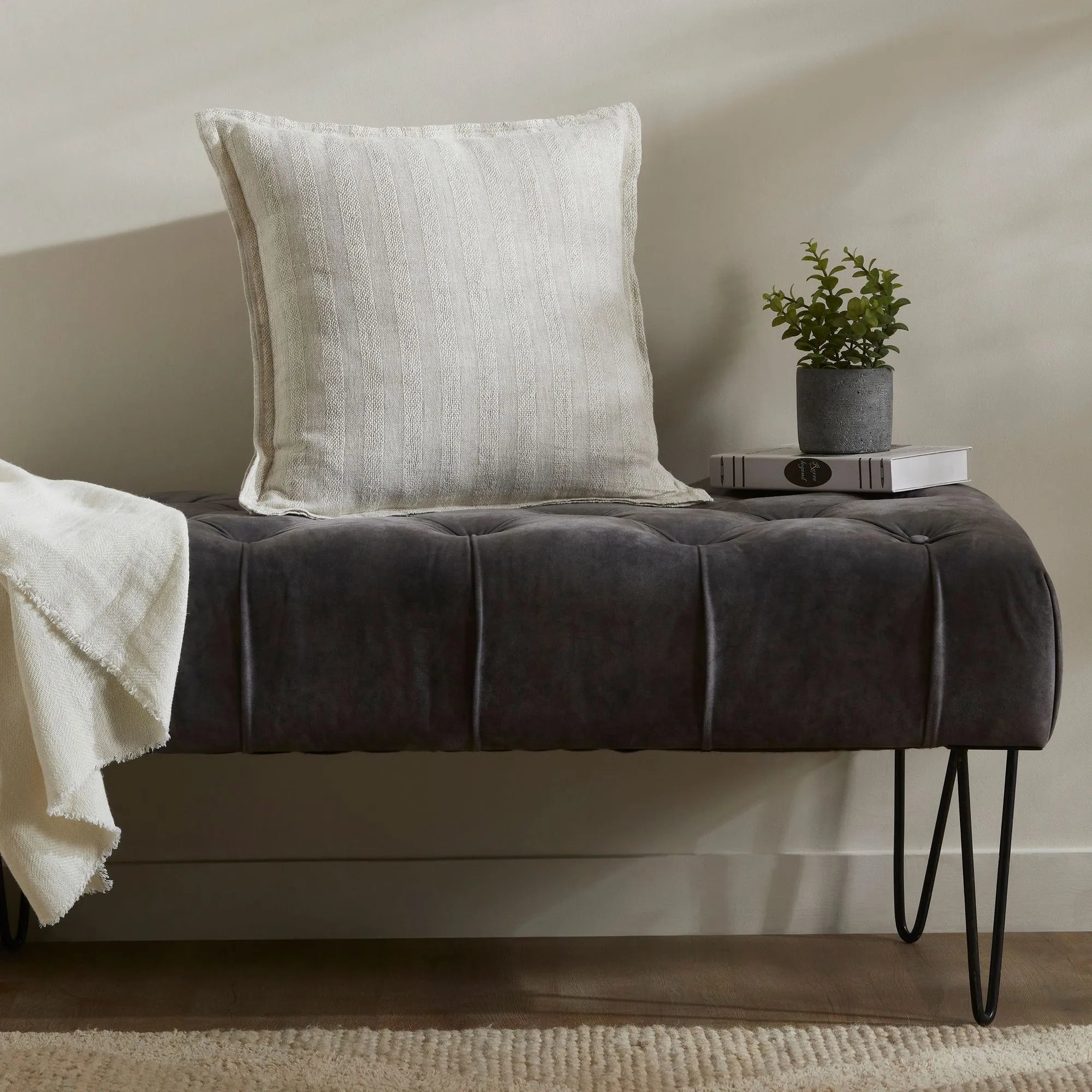 Colmar Pillow