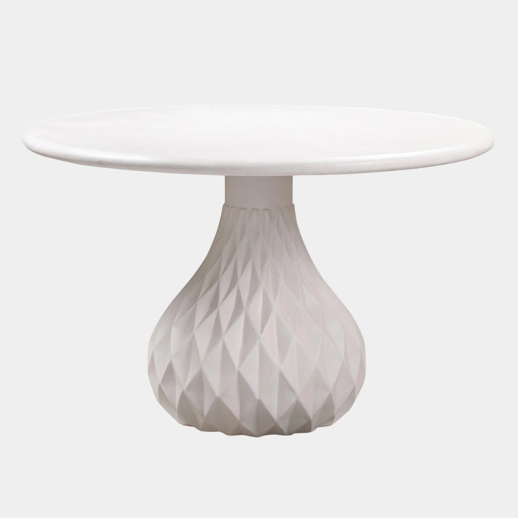 Tulum 47" Ivory Concrete Indoor / OutdoorRound Dining Table