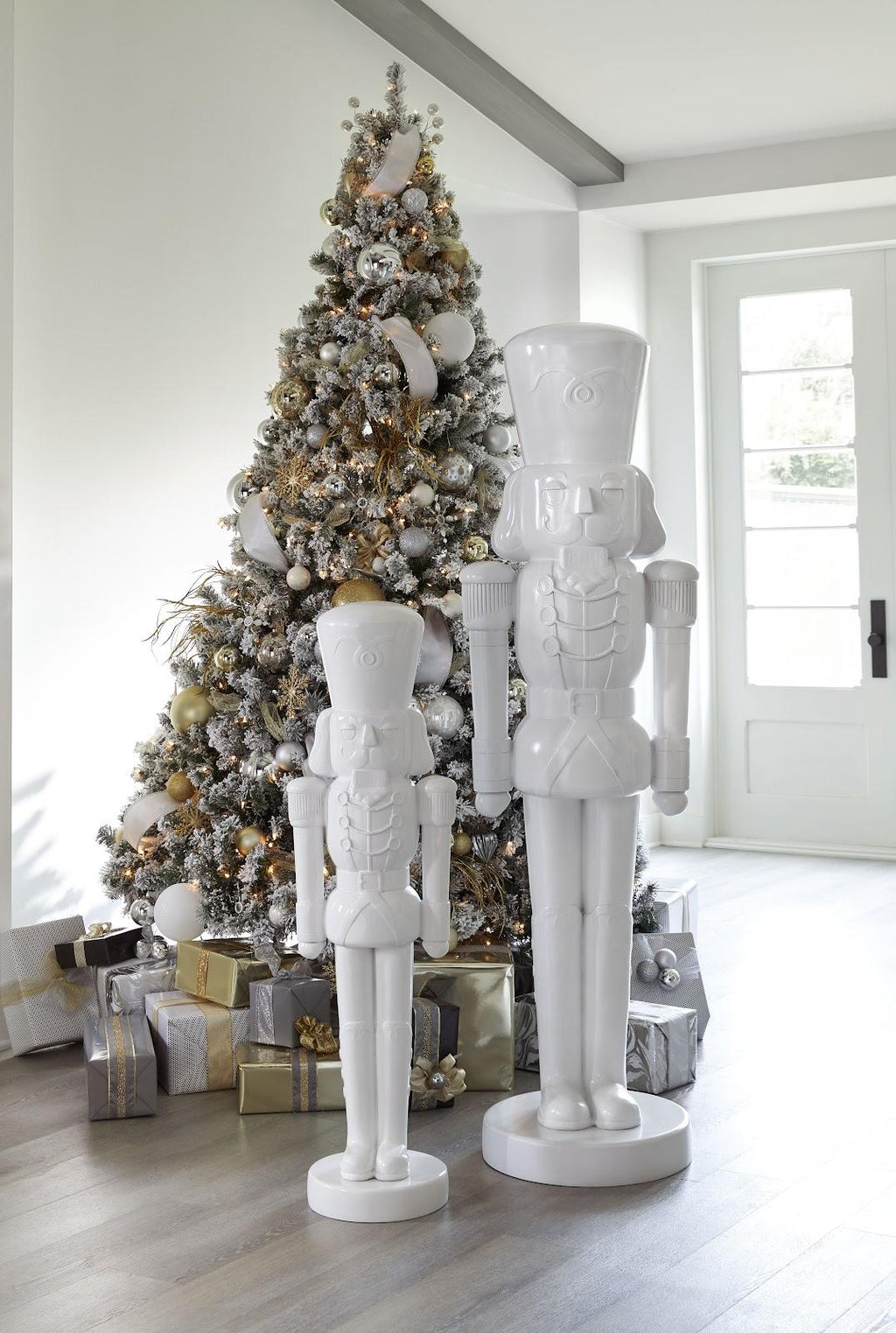 Nutcracker Soldier Sculpture 6ft, White