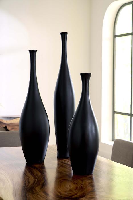 Trumpet Vase, Medium, Matte Black