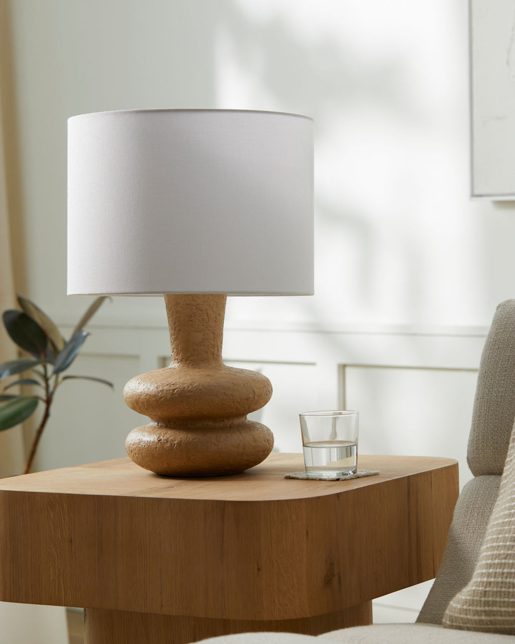 Vanda Accent Table Lamp